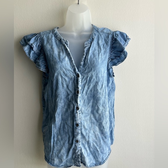 Jane and Delancey Tops - Jane and Delancey Soft Blue Denim Wash Button-Front Womens Top size Medium